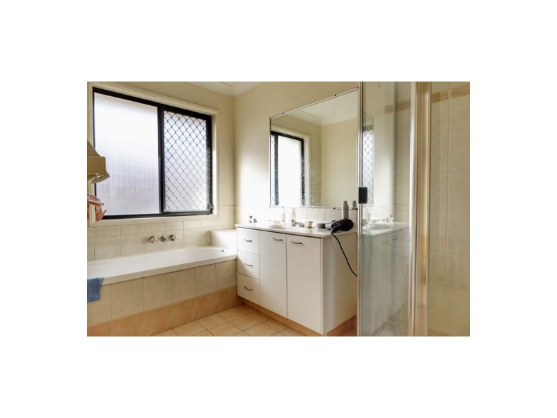 5 Kinchega Circuit, Parkinson QLD 4115