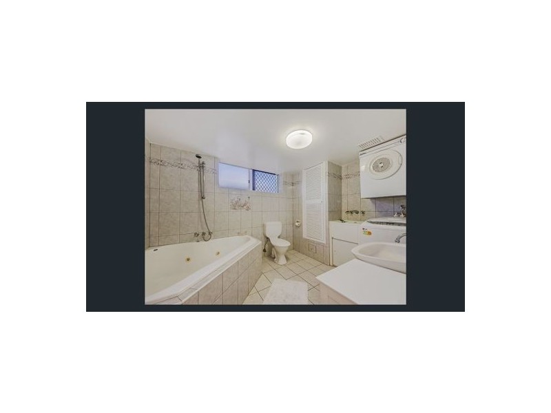 4 55 Paradise Island, Surfers Paradise QLD 4217