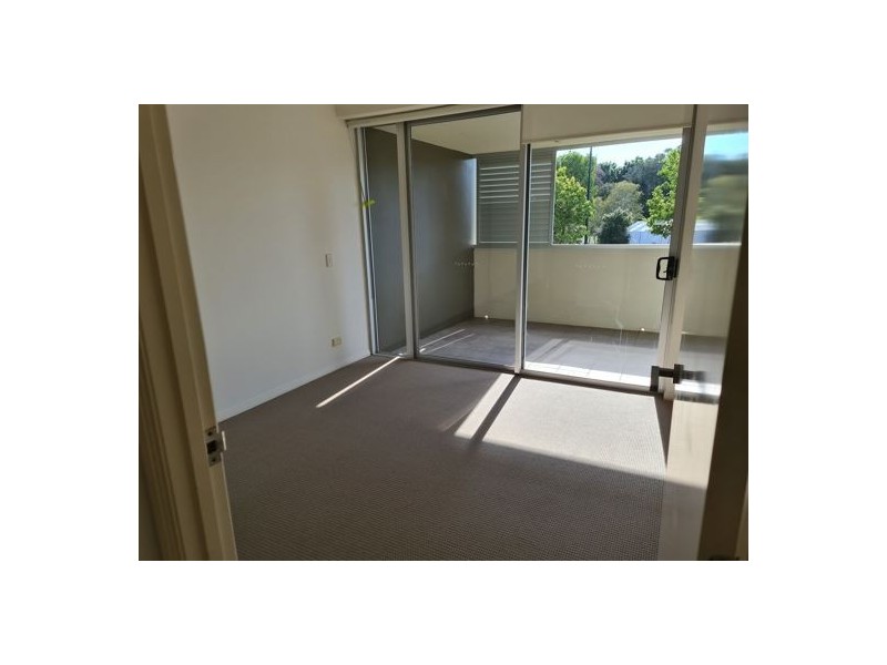 4103/14 Executive Drive, Burleigh Waters QLD 4220