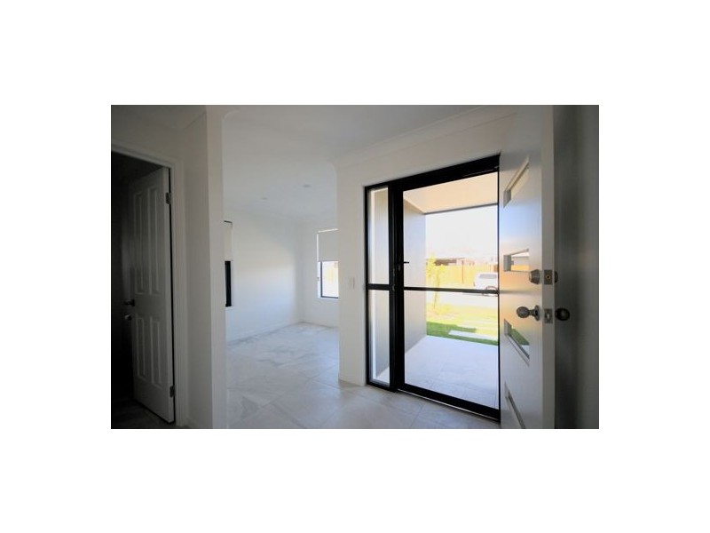 17 Splendid Close, Pallara QLD 4110