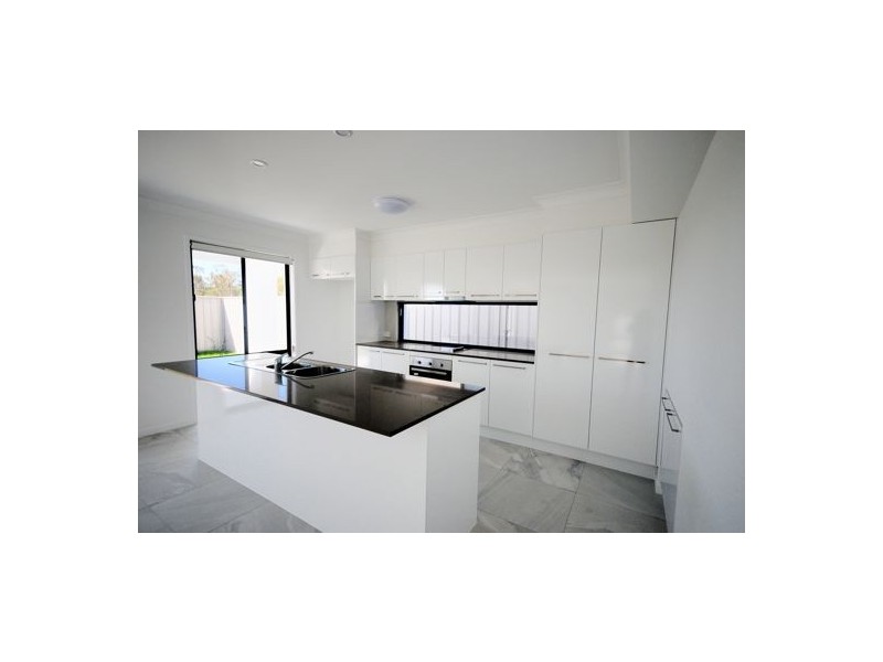 17 Splendid Close, Pallara QLD 4110