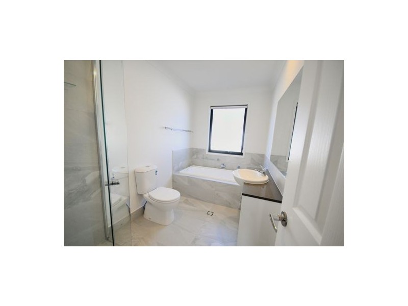 17 Splendid Close, Pallara QLD 4110