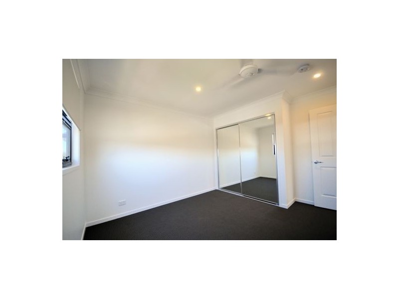 17 Splendid Close, Pallara QLD 4110