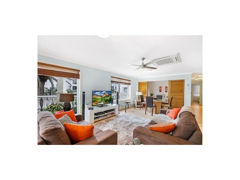 unit 12 126 Old Burleigh Road, Broadbeach QLD 4218