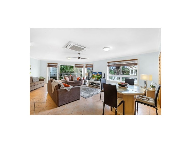 unit 12 126 Old Burleigh Road, Broadbeach QLD 4218