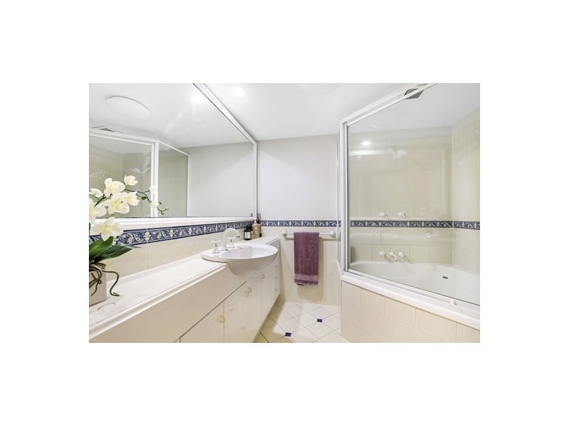 unit 12 126 Old Burleigh Road, Broadbeach QLD 4218