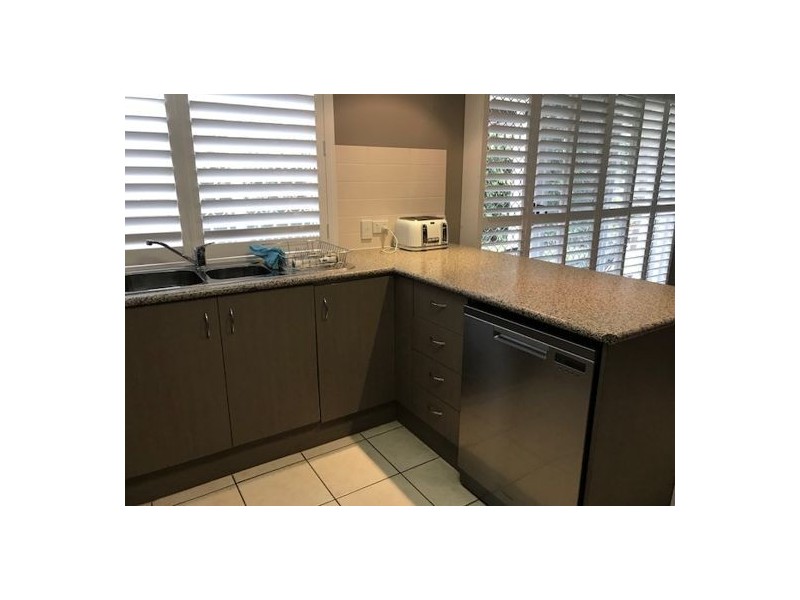 8/29 Lachlan Drive, Wakerley QLD 4154