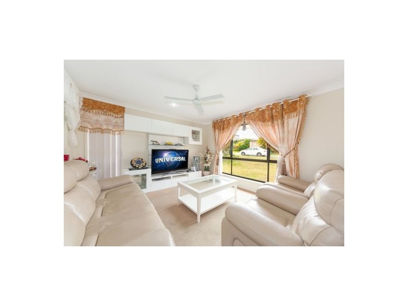 60 Golden Bear Drive, Arundel QLD 4214