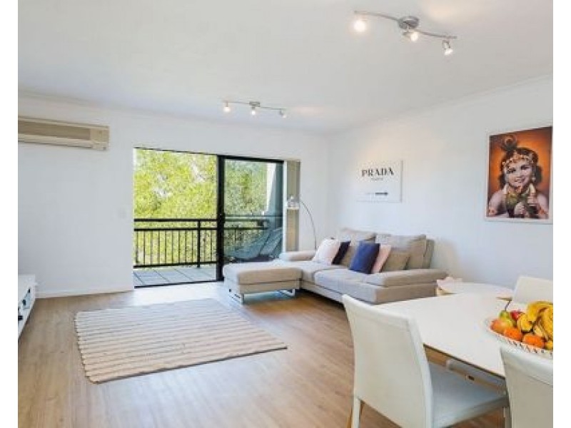 41/2 Geraldton Drive, Varsity Lakes QLD 4227