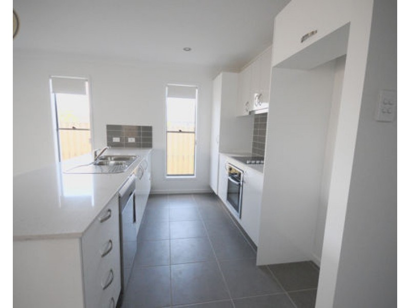 44 Pallara Avenue, Pallara QLD 4110