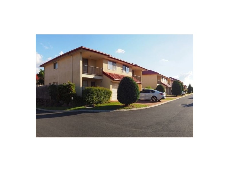 18/20 Young Place, Runcorn QLD 4113