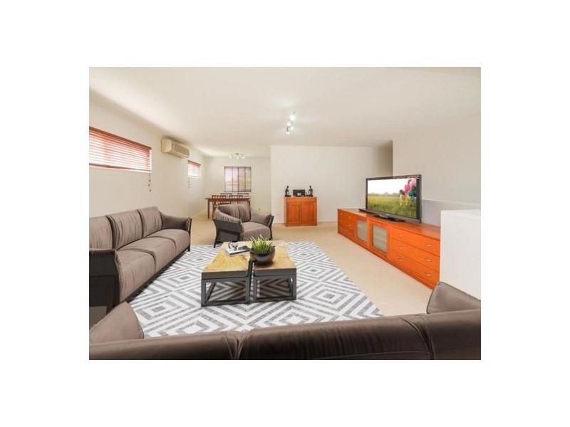 15 Fair Street, Wishart QLD 4122