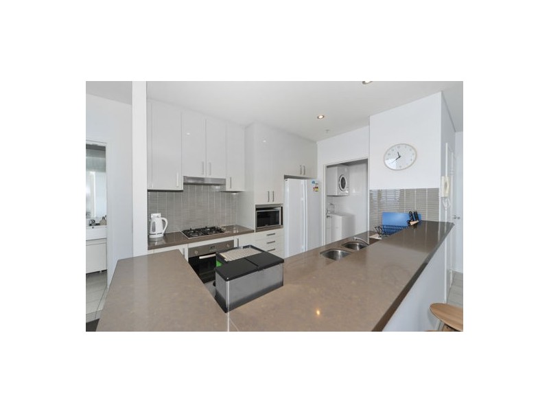 2404 4 Como Crescent, Southport QLD 4215