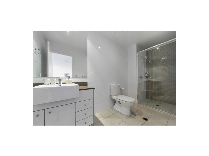 2404 4 Como Crescent, Southport QLD 4215