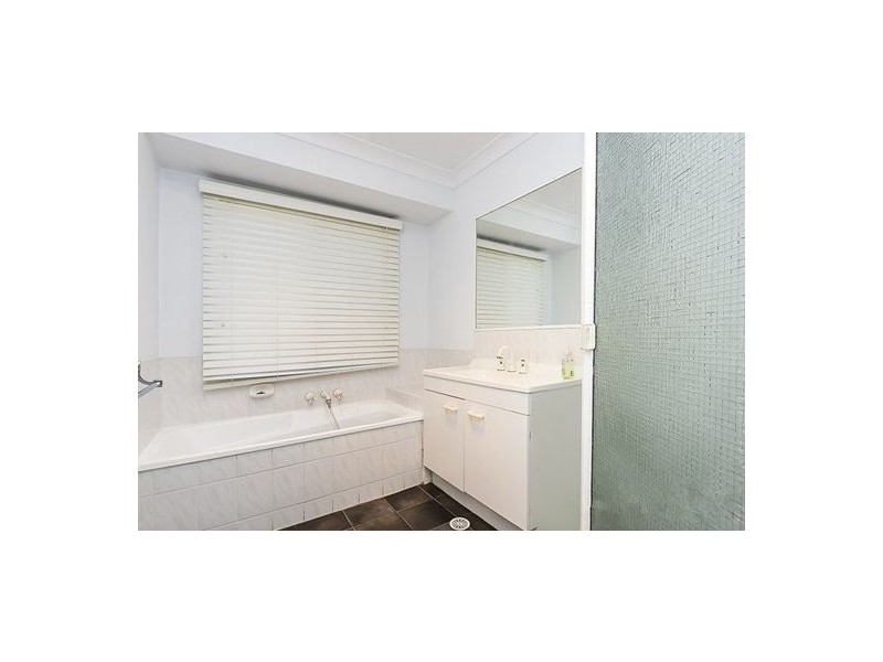 18 Lutton Court, Boronia Heights QLD 4124