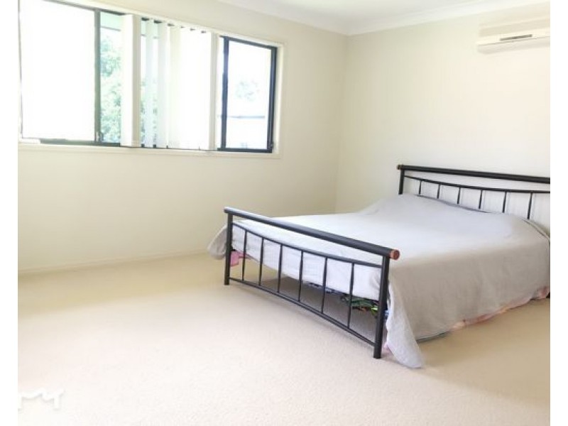 8 Rix Drive, Upper Coomera QLD 4209