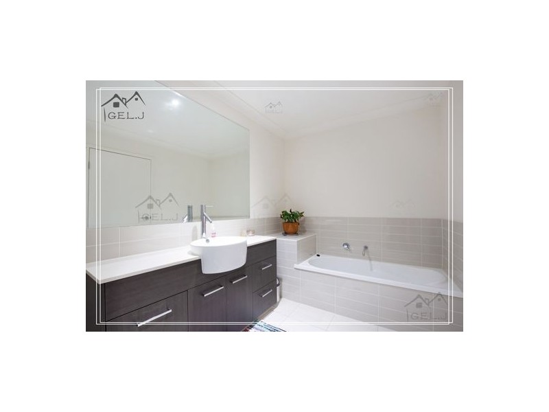 28/1 Belongil Street, Pacific Pines QLD 4211