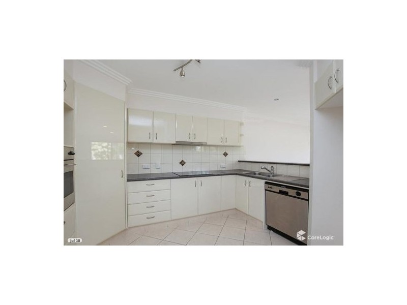 1/47 Gordon St, Labrador QLD 4215