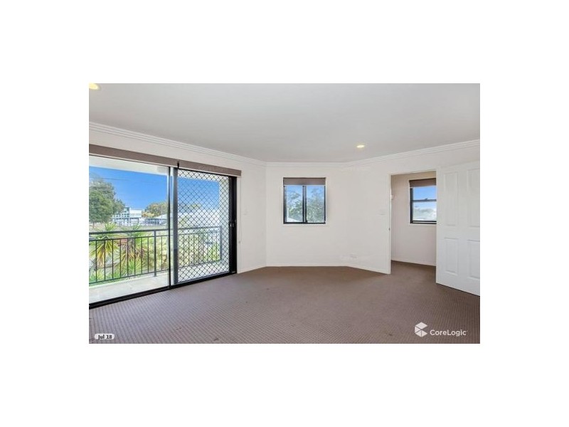 1/47 Gordon St, Labrador QLD 4215