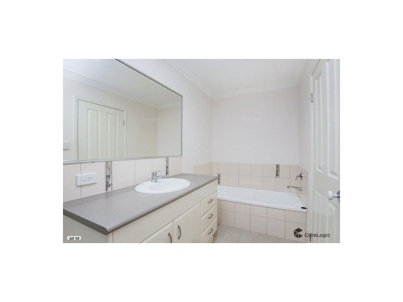 1/47 Gordon St, Labrador QLD 4215