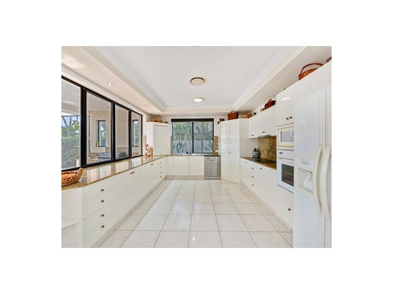 1056 Rosebank Way West, Hope Island QLD 4212