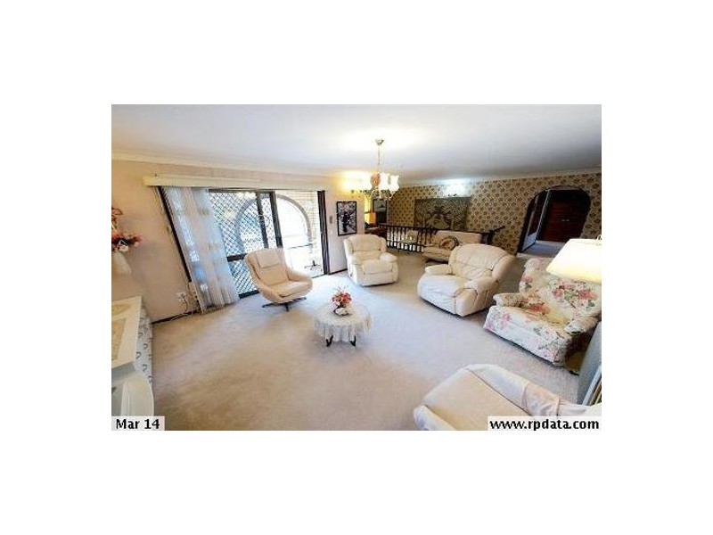 1 Fernshaw St, Macgregor QLD 4109