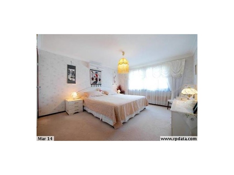 1 Fernshaw St, Macgregor QLD 4109