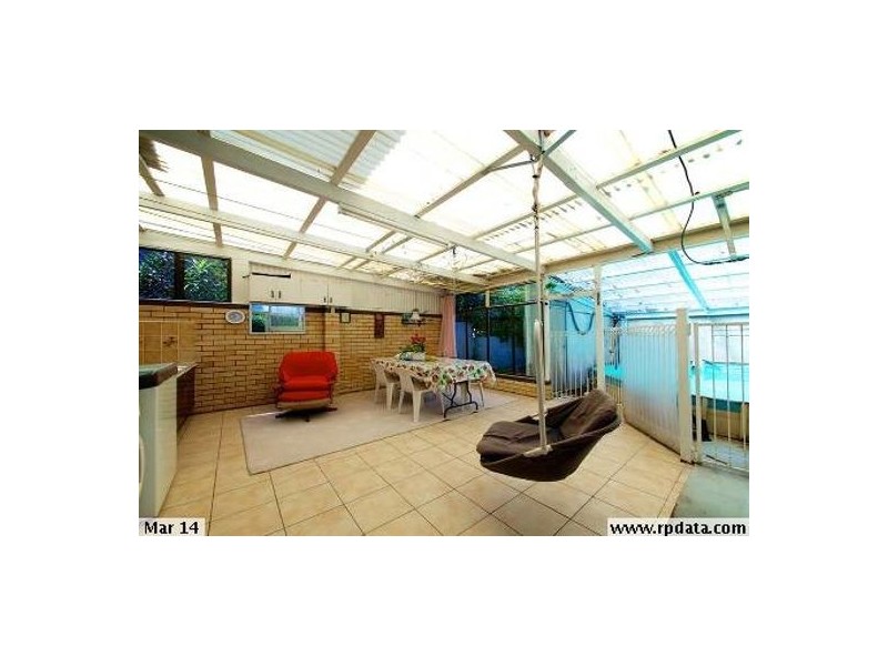 1 Fernshaw St, Macgregor QLD 4109