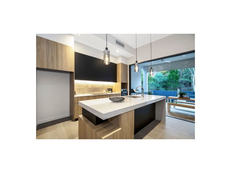 21A Woodstock Avenue, Taringa QLD 4068