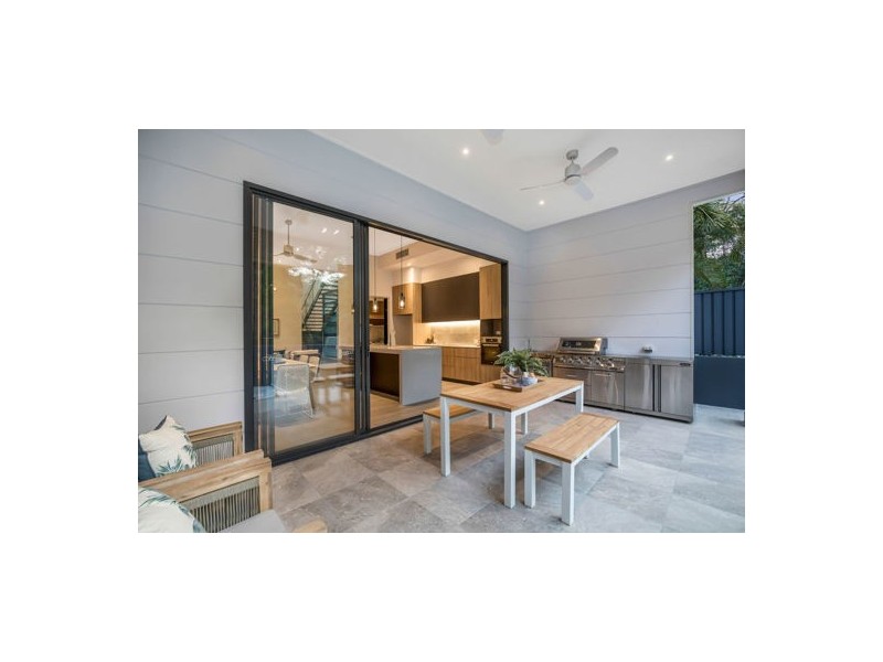 21A Woodstock Avenue, Taringa QLD 4068