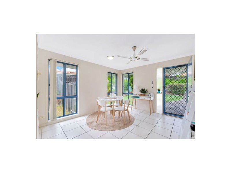 6/2 Studio Drive, Pacific Pines QLD 4211