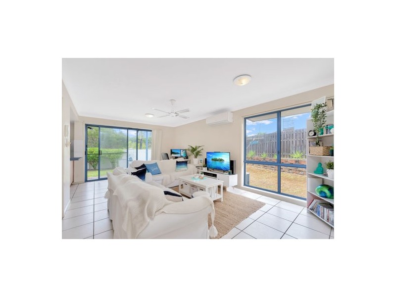 6/2 Studio Drive, Pacific Pines QLD 4211