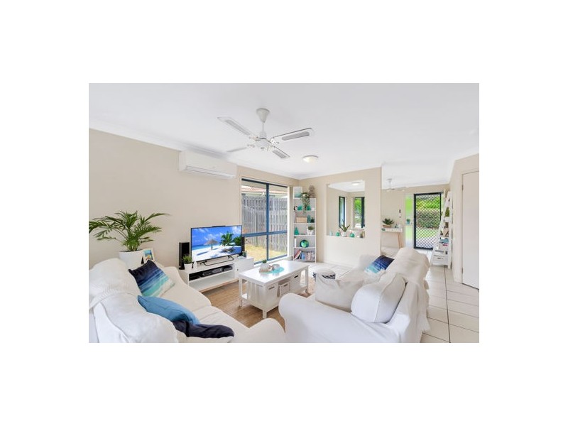 6/2 Studio Drive, Pacific Pines QLD 4211