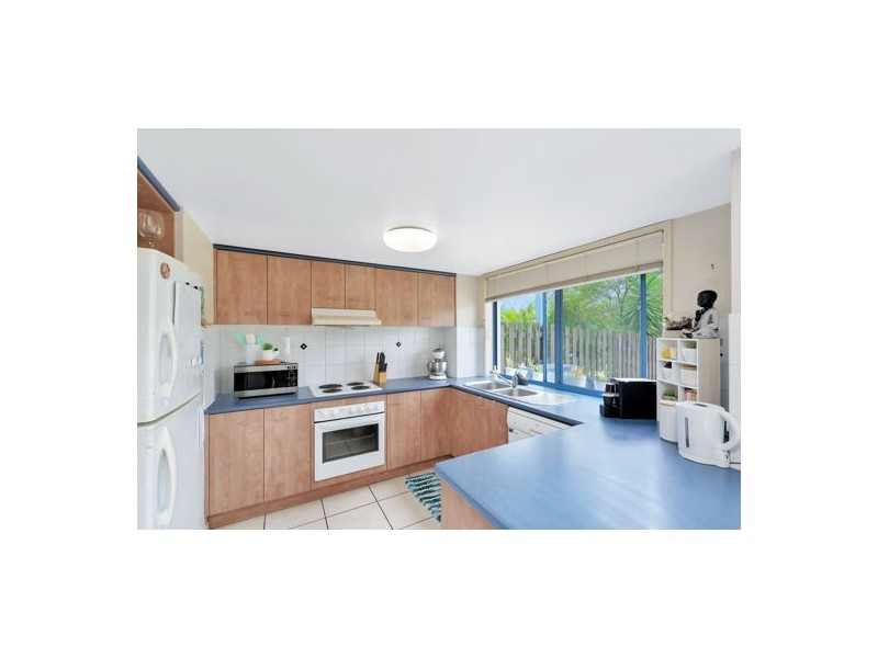 6/2 Studio Drive, Pacific Pines QLD 4211