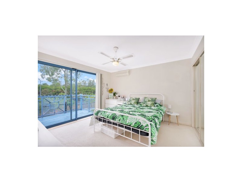 6/2 Studio Drive, Pacific Pines QLD 4211