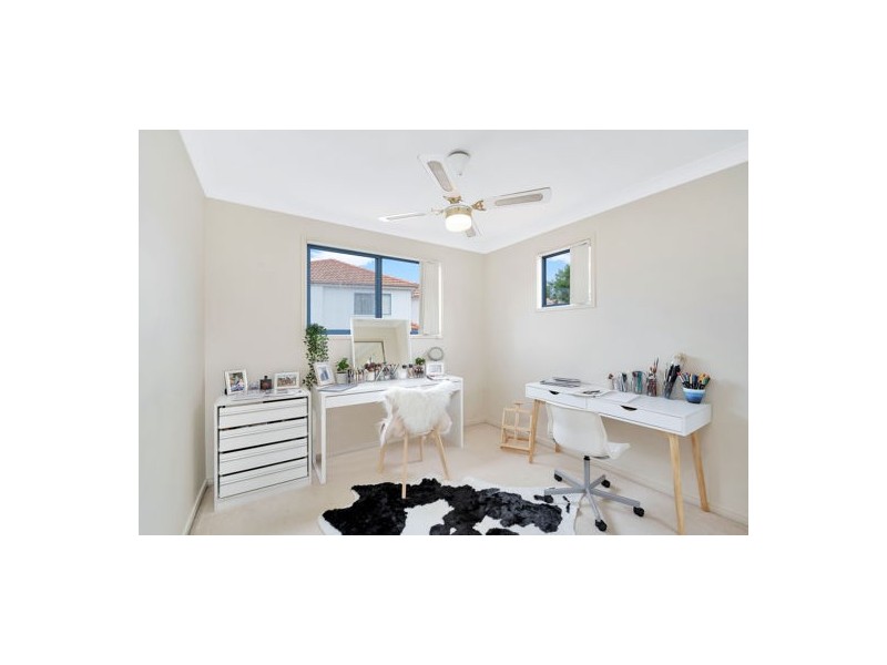 6/2 Studio Drive, Pacific Pines QLD 4211