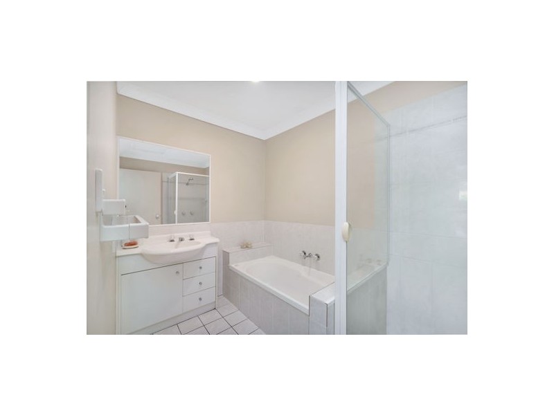 6/2 Studio Drive, Pacific Pines QLD 4211