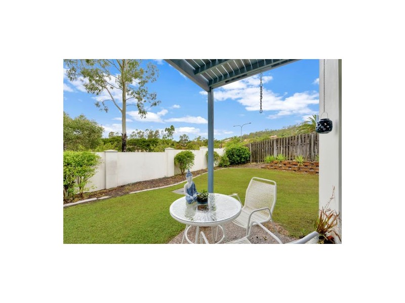 6/2 Studio Drive, Pacific Pines QLD 4211