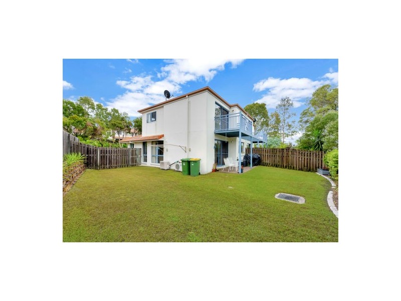 6/2 Studio Drive, Pacific Pines QLD 4211