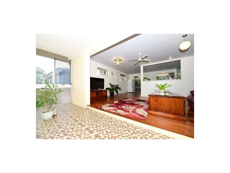 42 Ingleston Street, Wynnum West QLD 4178