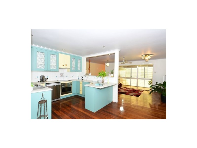 42 Ingleston Street, Wynnum West QLD 4178