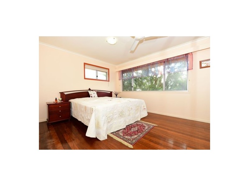 42 Ingleston Street, Wynnum West QLD 4178