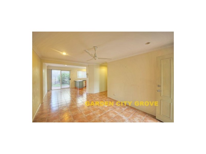 61 25 Buckingham Place, Eight Mile Plains QLD 4113