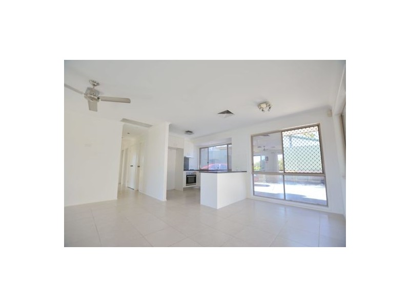 22 DOVE TREE CRES, Sinnamon Park QLD 4073
