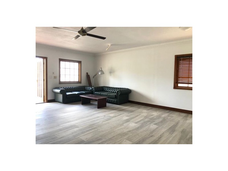 82 Ferney Avenue, Surfers Paradise QLD 4217