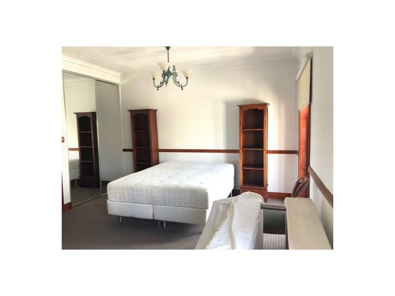 82 Ferney Avenue, Surfers Paradise QLD 4217