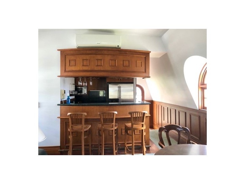 82 Ferney Avenue, Surfers Paradise QLD 4217