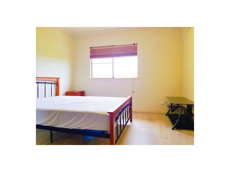 270 12 Gregory Street, Westcourt QLD 4870