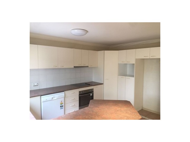 19 105 Oldfield Rd, Sinnamon Park QLD 4073