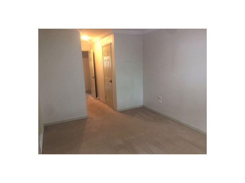 19 105 Oldfield Rd, Sinnamon Park QLD 4073